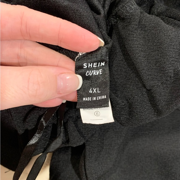 Shein Paperbag Waist Shorts - Picture 2 of 2